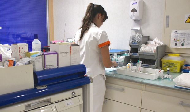 Un centenar de enfermeros se integran como estatutarios fijos en el Sermas