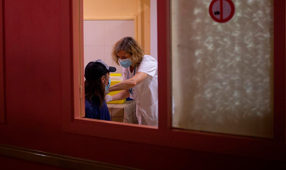 Un estudio avala la eficacia de siete vacunas covid como dosis de refuerzo 