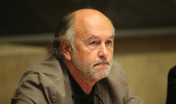 Un exconsejero 'sanitario', un nuevo trabajo y muchos rumores