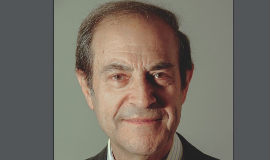  Ramiro Rivera, expresidente de la Organización Médica Colegial de España, recibe la Medalla de Andalucía.