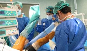 Un hospital español reconstruye piernas para evitar la amputación