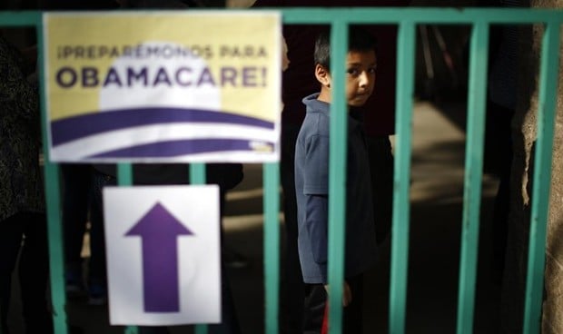 Un juez declara inconstitucional el 'Obamacare'