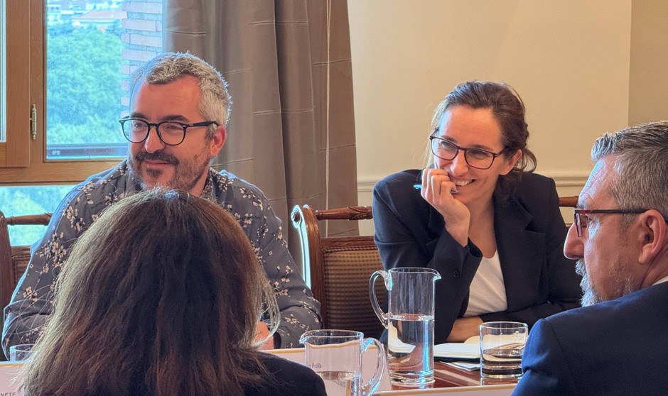 Javier Padilla y Mónica García reunidos con organizaciones de pacientes