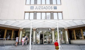 Un médico interino 'gana' vía judicial 18.000 euros de carrera profesional