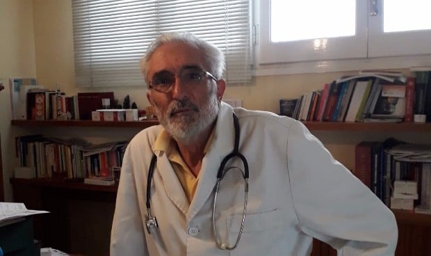 Un médico jubilado atiende gratis a 764 pacientes durante la epidemia