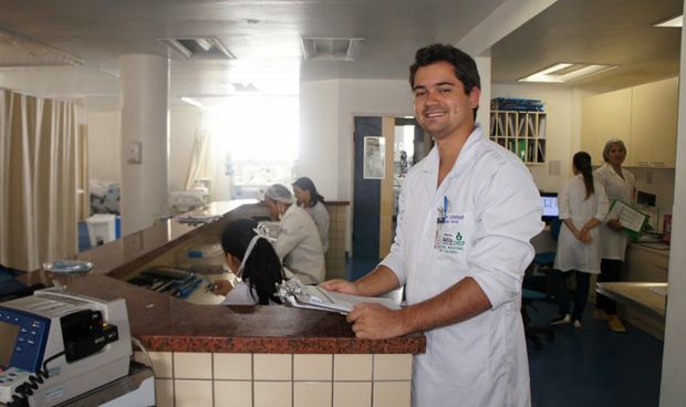 Un médico, un MIR y un estudiante son exactamente lo mismo para un paciente