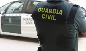 Un médico y una enfermera, detenidos por defraudar 600.000 euros al SES