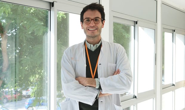 Entre pacientes, investigación y retos personales: descubre cómo es la especialidad a ojos de un MIR en su última etapa de residencia