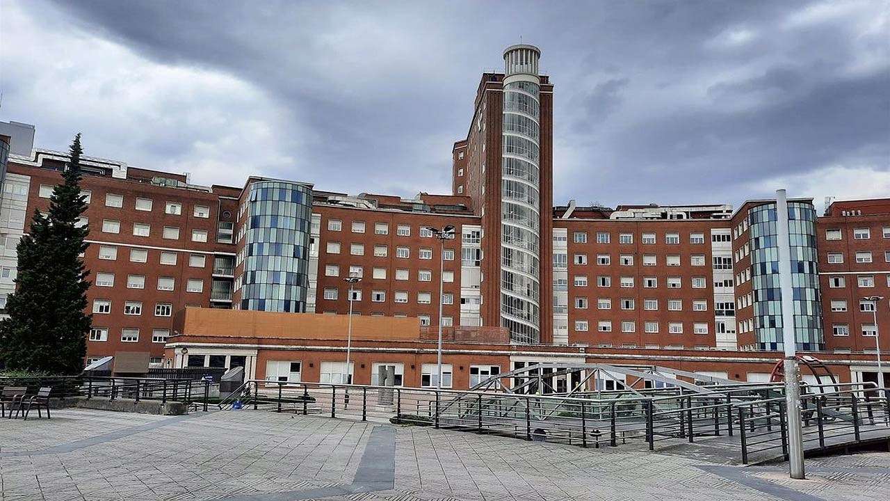  Hospital de Cruces, donde un pediatra ha sido apercibido por su hospital por dar paliativos a una niña de 4 años que iba a morir.