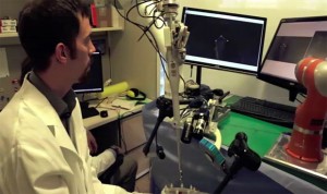 Un robot opera mejor que el cirujano