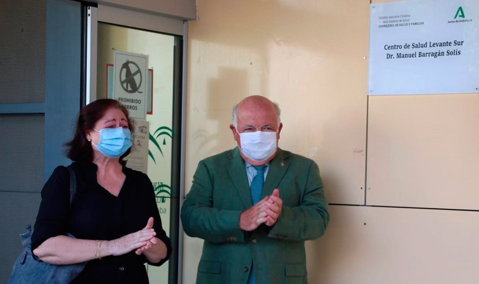 Un sello en la ciudad a los sanitarios muertos por Covid