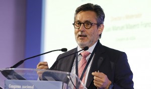 Julio Mayol, catedrático de Cirugía de la Universidad Complutense de Madrid (UCM) ha creado Hackear el MIR para formar con IA a los aspirantes del examen.