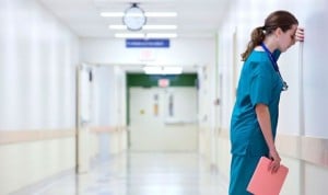 Una de cada tres enfermeras sufre estrés postraumático tras una agresión 