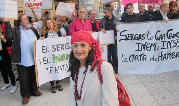 Una enferma de cáncer, a la ministra: "No nos pida que lo veamos rosa"