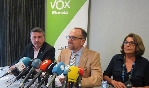Una enfermera, entre los dimitidos de Vox Murcia por exceso de trabajo
