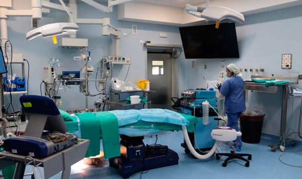 Imagen de un quirófano, donde trabaja la especialidad médica que no interesa a los adolescentes