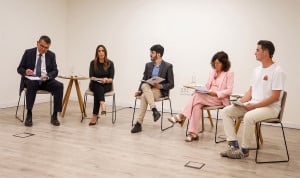 Una farmacéutica pública y protonterapia ampliada por evidencia, al 17M