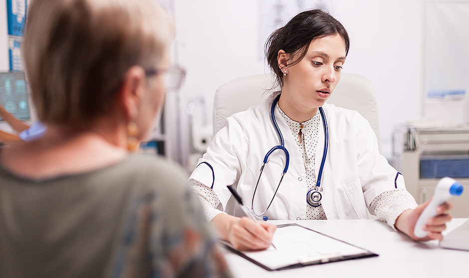 Una médica reflexiona sobre el esfuerzo que conlleva la carrera de Medicina frente a las condiciones laborales que tienen en los hospitales. 