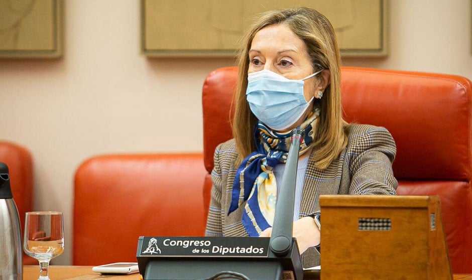 Una médica y diputada, en busca de un enfermero para el Congreso