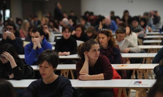 Una OPE se queda medio desierta porque los médicos no quieren las plazas