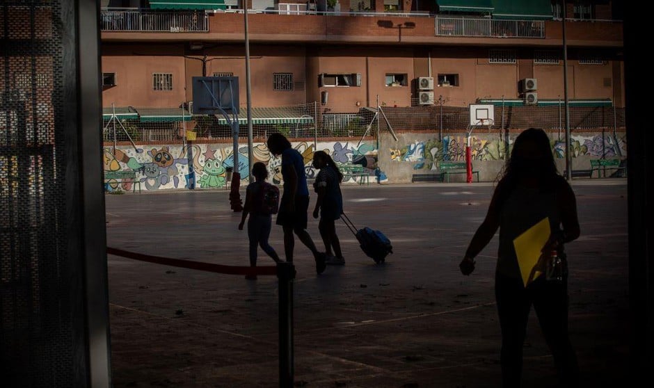 Una "prioridad sanitaria absoluta" en colegios e institutos
