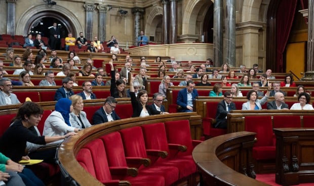 El Parlament pide que los Presupuestos de 2024 destinen 2,5 millones de euros más a prevención del suicidio