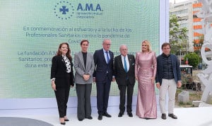 Fátima Matute, Mónica García, Tomás Cobo, Diego Murillo, Ainhoa Arteta y José Luis Martínez Almeida en un acto de la OMC de homenaje a sanitarios.