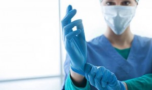 Uno de cada 4 médicos en España ha visto recortado su salario en el Covid