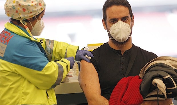 Más de 215.000 vacunas Covid de Astrazeneca sin poner tras el 'OK' europeo