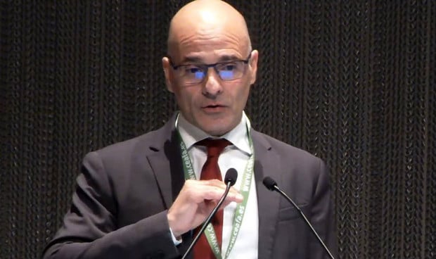 El neurólogo Pascual Sánchez busca seguir investigando la relación de las vacunas contra herpes zóster y la demencia