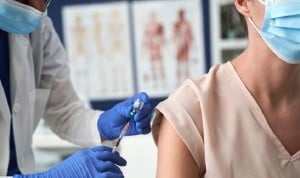 Vacunación Covid-19, "segura" en personas con antecedentes de miocarditis