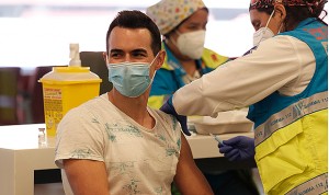 Vacunas Covid a 350 dosis/hora para ganar "el partido de nuestras vidas"