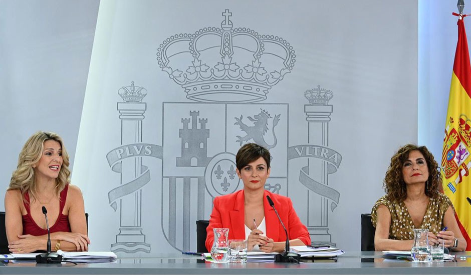 Yolanda Díaz, Isabel Rodríguez y María Jesús Montero en el Consejo de Ministros.