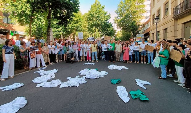 Los médicos vaticinan un verano caliente por el Estatuto Marco: "Los hospitales son ollas a presión".