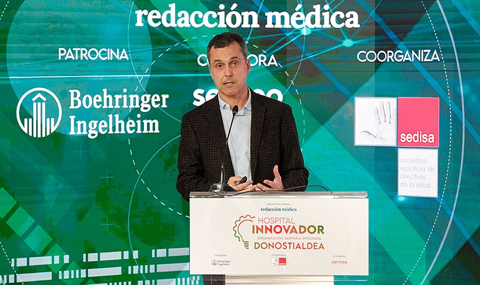 Txema Urraca, jefe de Unidad de Gestión Clínica Onkollogika de la Organización Sanitaria Integrada Donostialdea presenta la unidad de atención continuada de pacientes oncológicos