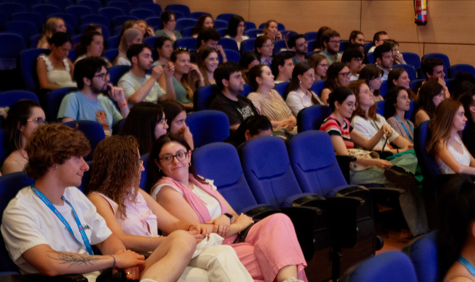 Viaje al debut hospitalario del MIR: "Aún no hemos tocado la especialidad"