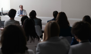 Viaje al lugar donde se disipan las dudas MIR: "Aligera el peso de elegir"