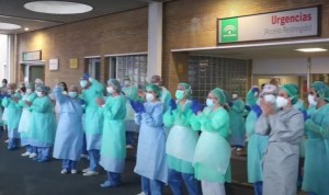 Vídeo coronavirus: El aplauso más emotivo del Hospital Virgen del Rocío