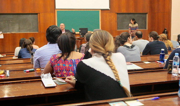 Sanidad dice no a recuperar sedes de examen MIR por "caos" administrativo