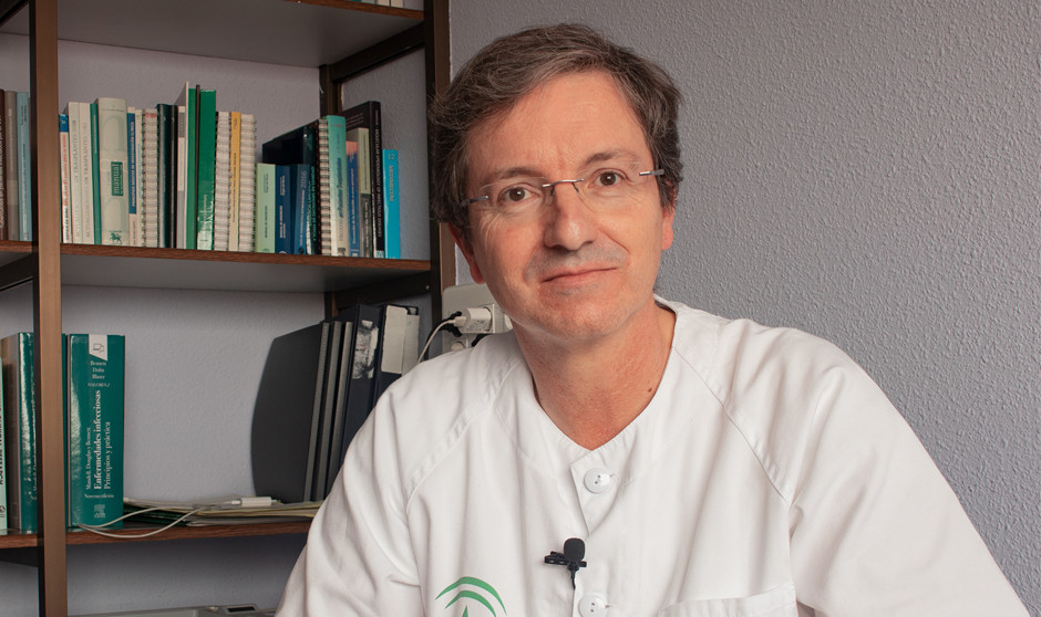 José Miguel Cisneros, portavoz de la Seimc, analiza en Redacción Médica qué síntomas produce este virus, aunque la mayoría de los casos son asintomáticos