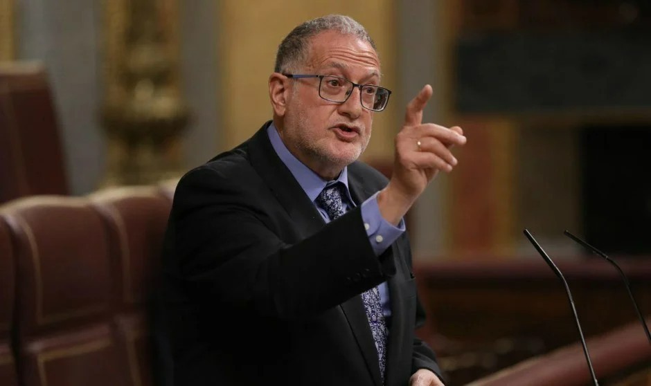 Vox exige a Sanidad una doble vía en la compra de fármacos contra el covid