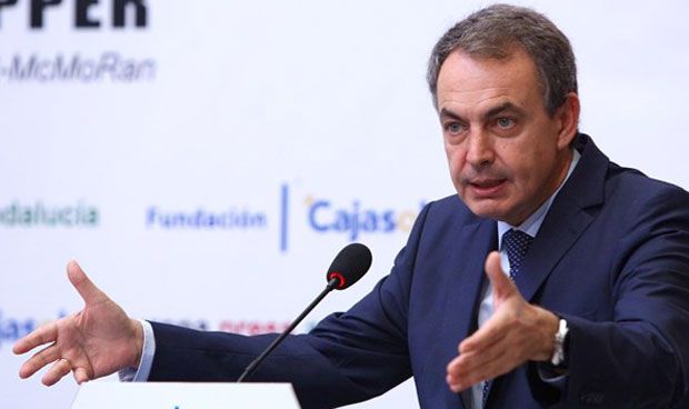 Zapatero propone un frente contra la exclusión con el SNS como "ejemplo"