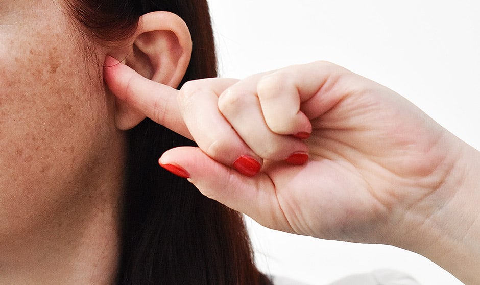 Oído afectado por tinnitus