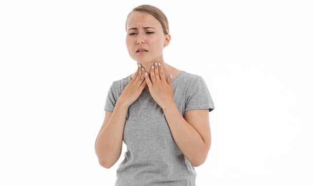 ¿El Covid da dolor de garganta? ¿Cómo es? 